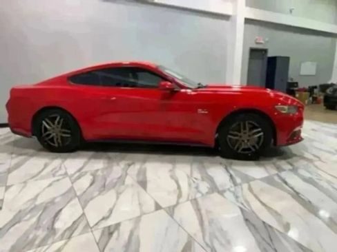 Used 2016 Ford Mustang GT Premium image 5