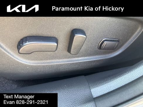 Used 2017 Nissan Rogue SV w/ Sun & Sound Touring Package FWD image 19
