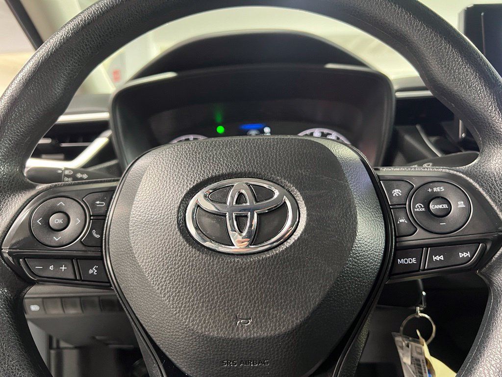 Used 2024 Toyota Corolla LE FWD image 31