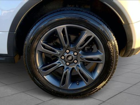 Used 2018 Land Rover Range Rover Evoque Landmark Edition image 10