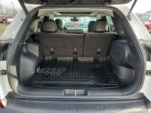 Used 2020 Jeep Cherokee Limited image 29