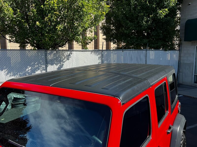 Used 2023 Jeep Wrangler Unlimited w/ Cold Weather Group AWD/4WD image 10