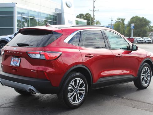 Used 2022 Ford Escape SEL image 8