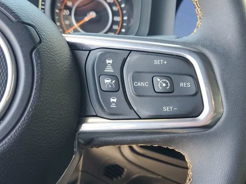 Used 2024 Jeep Wrangler Unlimited Sahara w/ Technology Group AWD/4WD image 22