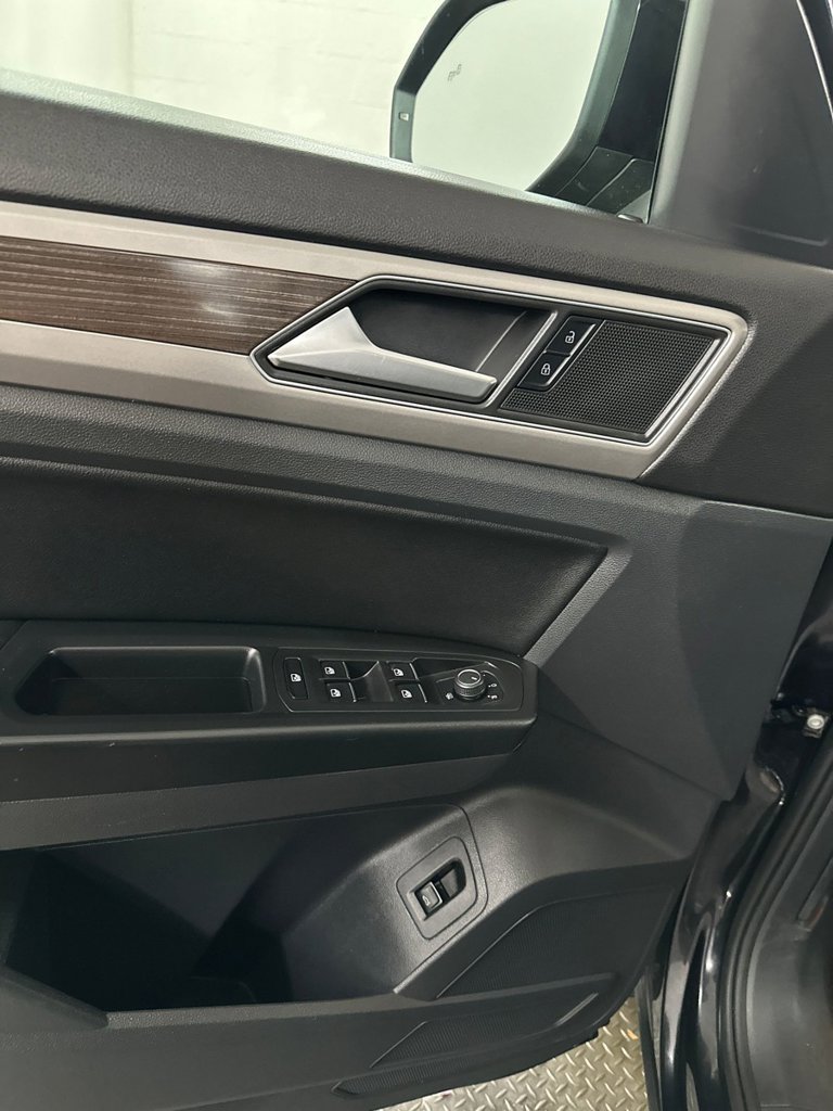 Used 2019 Volkswagen Atlas SE w/ Panoramic Sunroof Package AWD/4WD image 9