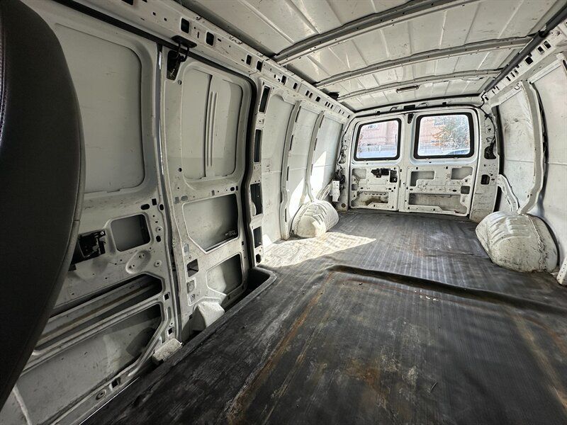 Used 2012 Chevrolet Express 2500 Extended RWD image 14