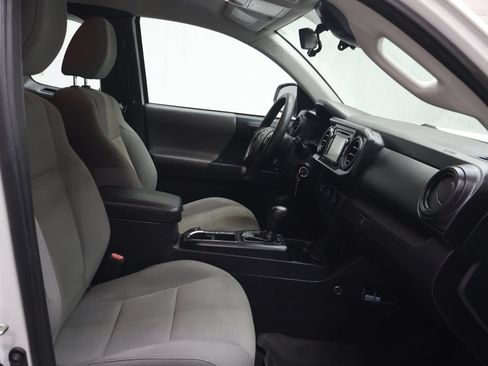 Used 2018 Toyota Tacoma SR RWD image 9
