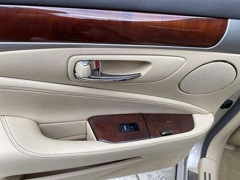 Used 2014 Lexus LS 460 AWD image 20