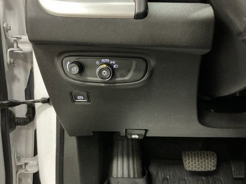 Used 2020 GMC Terrain SLE w/ Driver Convenience Package AWD/4WD image 11