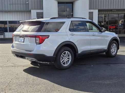 New 2026 Ford Explorer Active w/ Active Comfort Package image 4