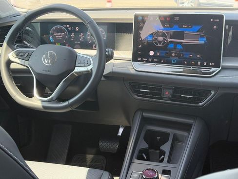 Certified 2026 Volkswagen Tiguan SE AWD/4WD image 12