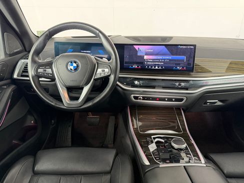Used 2025 BMW X5 xDrive50e AWD/4WD image 32