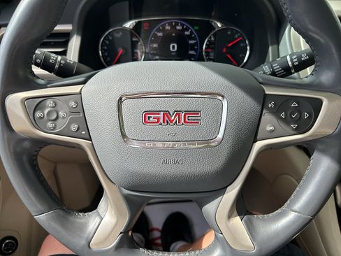 Used 2021 GMC Acadia Denali w/ Denali Ultimate Package AWD/4WD image 25