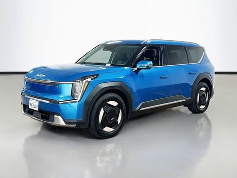 Certified 2024 Kia EV9 Wind AWD/4WD image 3