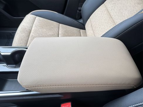 New 2025 Chevrolet Equinox ACTIV w/ Safety and Technology Package image 23