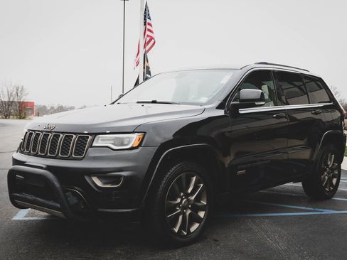 Used 2016 Jeep Grand Cherokee Limited 75th Anniversary image 24