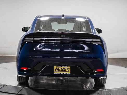 New 2026 Toyota Prius Plug-In Hybrid FWD image 5