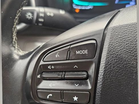 Used 2024 Hyundai Venue SEL FWD image 16