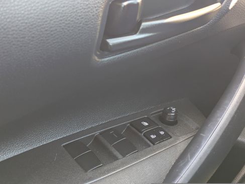 Used 2025 Toyota Corolla LE image 26