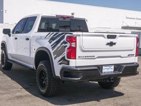 Used 2025 Chevrolet Silverado 1500 ZR2 w/ Technology Package AWD/4WD image 7