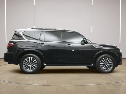 Used 2024 Nissan Armada SL w/ Captain's Chairs Package AWD/4WD image 29