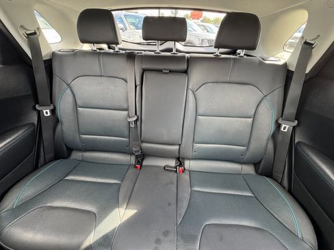 Used 2022 Kia Niro EX Premium image 16