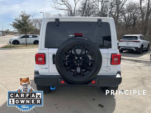 Used 2022 Jeep Wrangler Unlimited Sahara w/ Cold Weather Group image 29