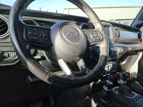 Used 2021 Jeep Gladiator Sport image 7