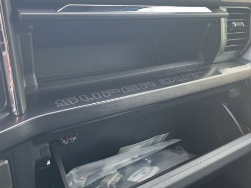 Used 2023 Ford F250 Lariat w/ Chrome Package image 31