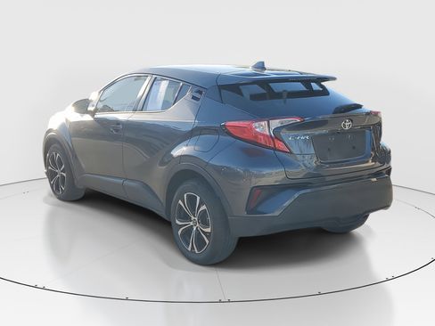 Used 2020 Toyota C-HR LE image 5