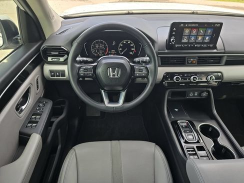 Certified 2024 Honda Pilot Touring image 13