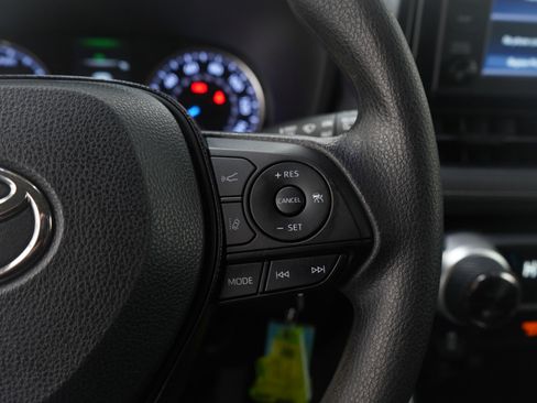 Used 2019 Toyota RAV4 LE w/ Carpet Mat Package image 25