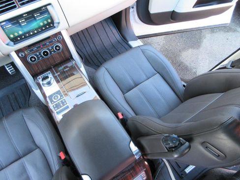 Used 2017 Land Rover Range Rover Supercharged image 19