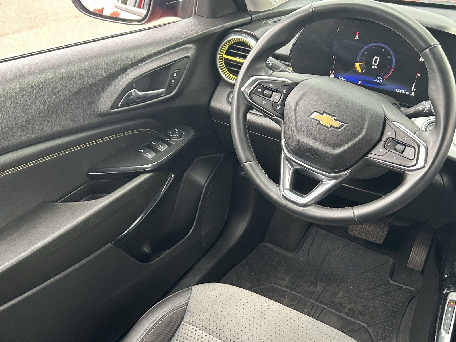 Certified 2026 Chevrolet Trax LT w/ LT Convenience Package FWD image 16