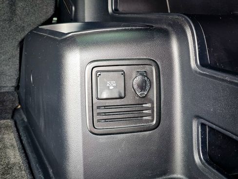 Used 2015 Toyota 4Runner Limited image 33