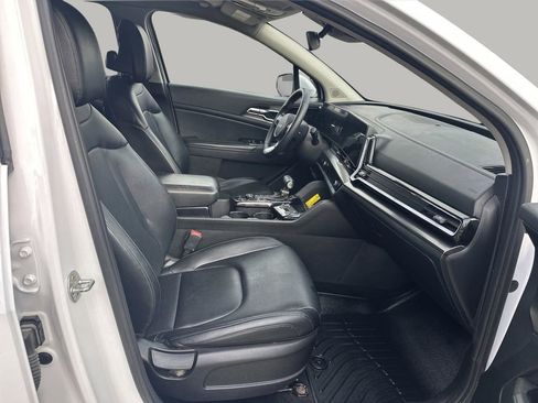 Used 2023 Kia Sportage EX image 14