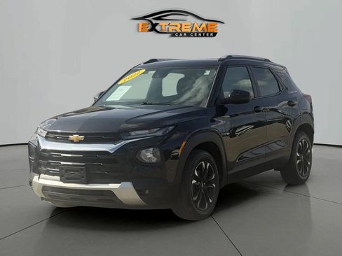 Used 2022 Chevrolet TrailBlazer LT w/ Convenience Package FWD image 2