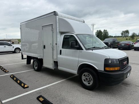 Used 2023 GMC Savana 3500 w/ Power Convenience Package RWD image 4