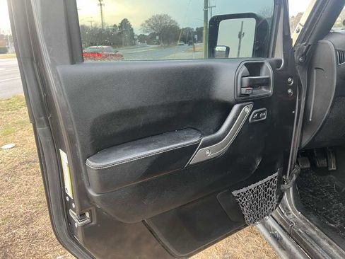 Used 2018 Jeep Wrangler Freedom Edition image 6