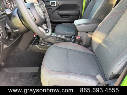 Used 2025 Jeep Gladiator Rubicon w/ Safety Group image 11