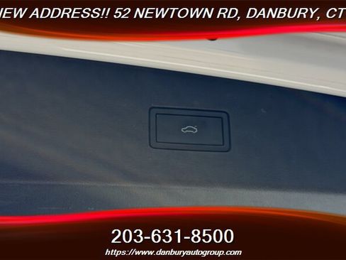 Used 2022 Volkswagen Tiguan SE AWD/4WD image 30