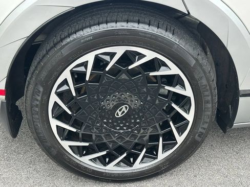 Certified 2024 Hyundai Ioniq 5 Limited AWD/4WD image 9