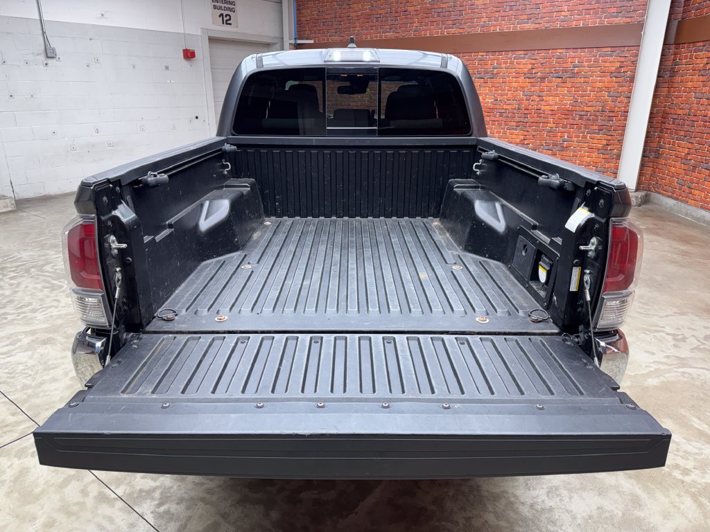 Used 2021 Toyota Tacoma TRD Off-Road AWD/4WD image 28