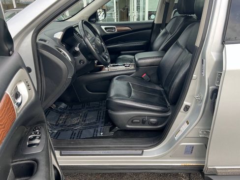 Used 2018 Nissan Pathfinder Platinum AWD/4WD image 21