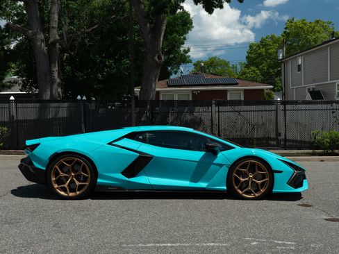 Used 2024 Lamborghini Revuelto AWD/4WD image 32