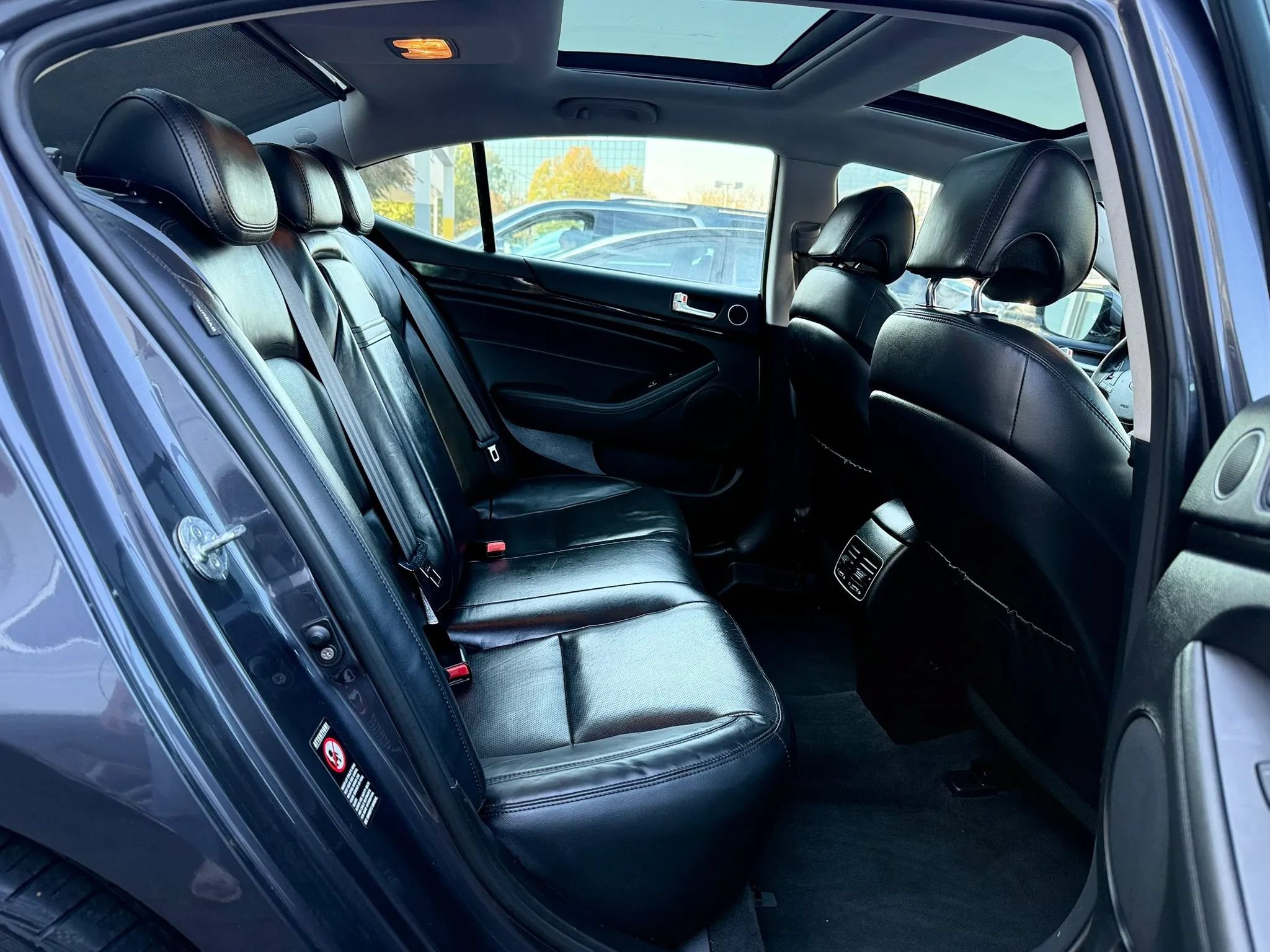 Used 2015 Kia Cadenza Premium w/ Luxury Package FWD image 34