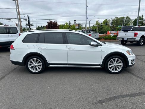 Used 2017 Volkswagen Golf Alltrack SE AWD/4WD image 8
