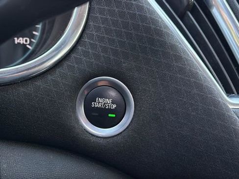 Used 2021 Chevrolet Malibu LT image 28