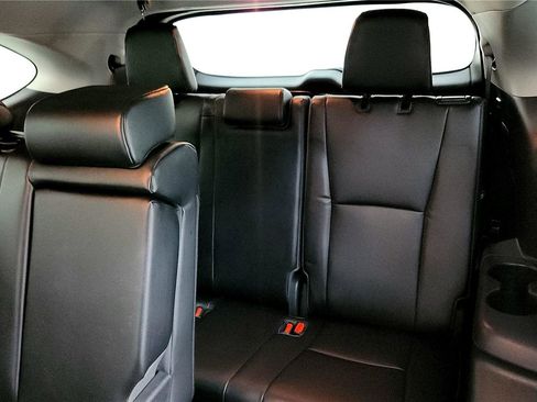 Used 2023 Toyota Highlander XLE image 24