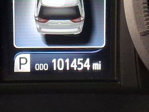 Certified 2020 Toyota Sienna XLE image 13